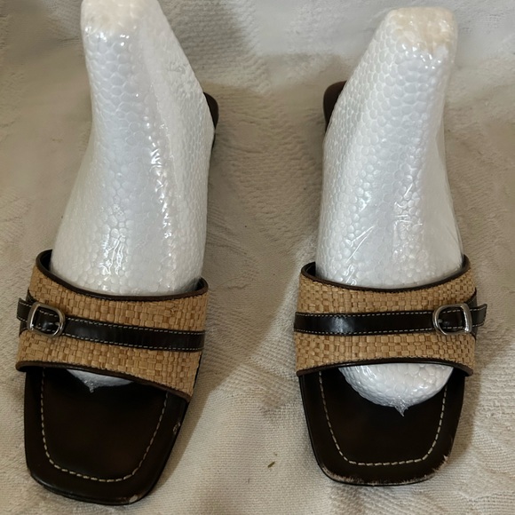 Vintage Ann Taylor Basket Weave and Brown Strap Slip On Style Sandal - Picture 2 of 9